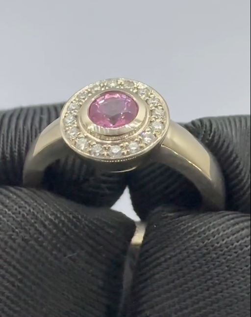 Stone setting detail