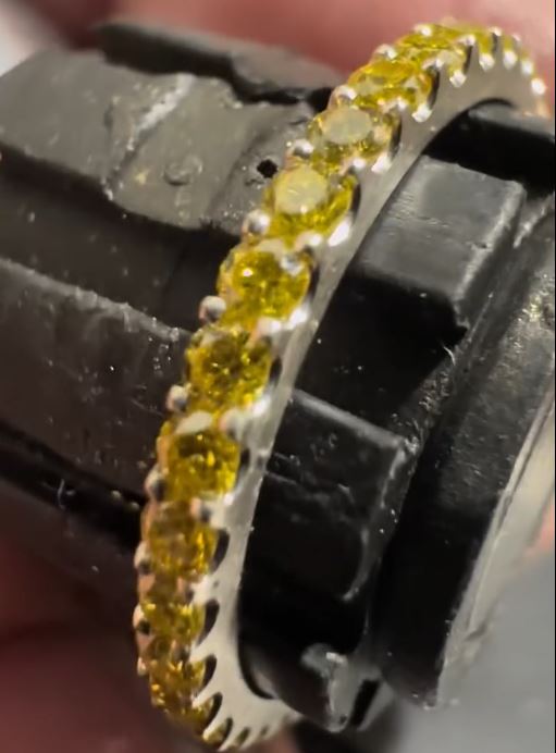 Stone setting detail